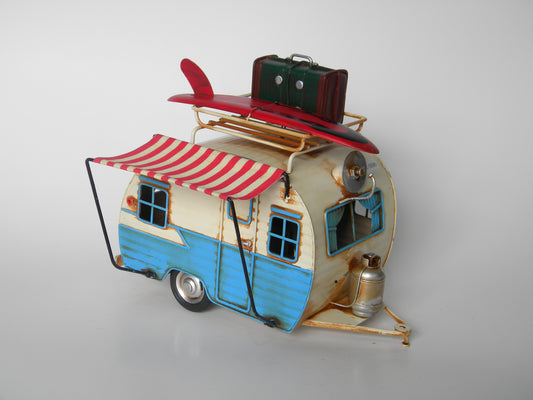 Retro Blue Caravan Trailer – Handcrafted Metal Ornament with Luggage
