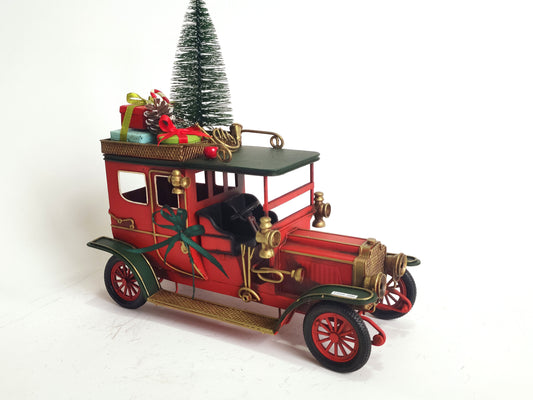 Classic Christmas Car with Tree – Red Metal Vintage Decoration (Large)
